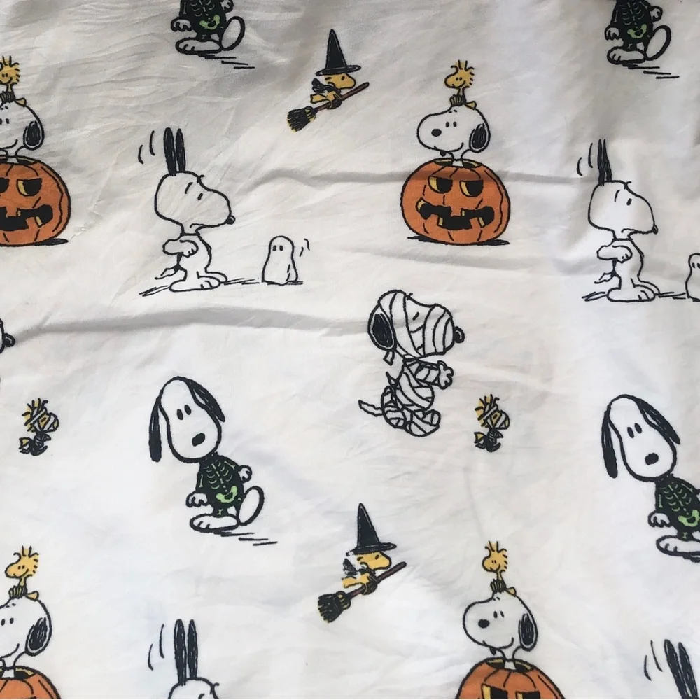 Peanuts Berkshire Halloween ￼Snoopy Queen Flat Sheet Charlie Brown Woodstock ￼